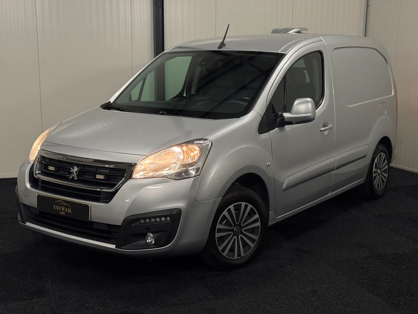 Peugeot Partner (2016) — foto 1