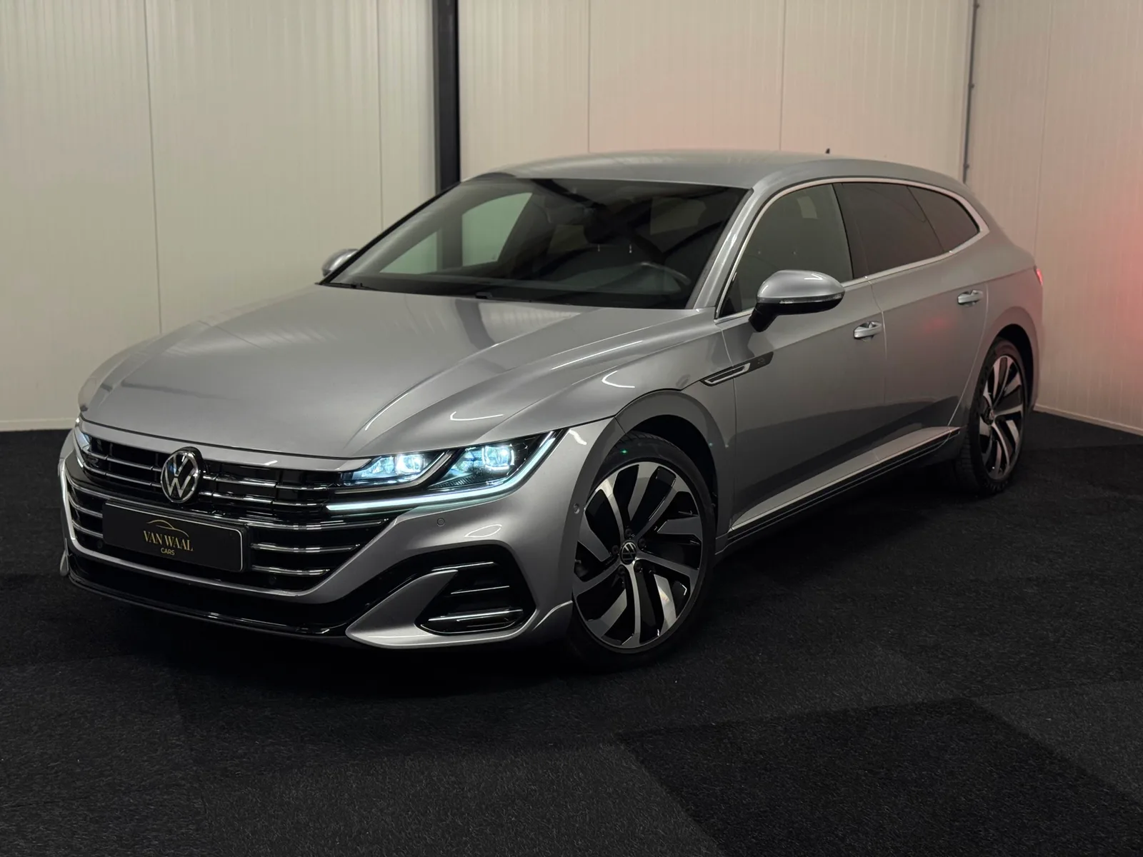Volkswagen Arteon Shooting Brake (2021) — foto 1