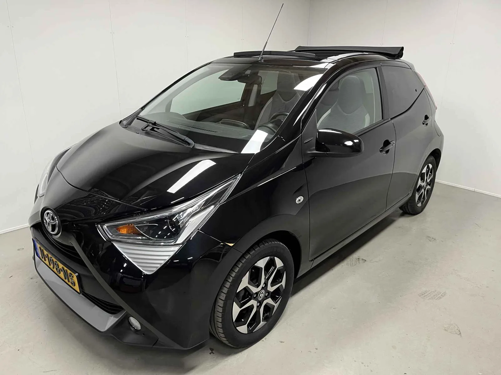 Toyota Aygo (2021) — foto 1