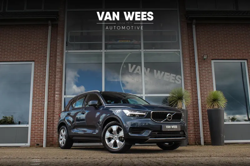 Volvo XC40 (2022)