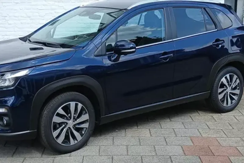 Suzuki S-Cross (2023)