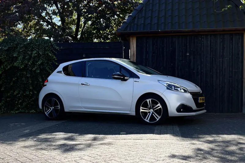 Peugeot 208 (2017)