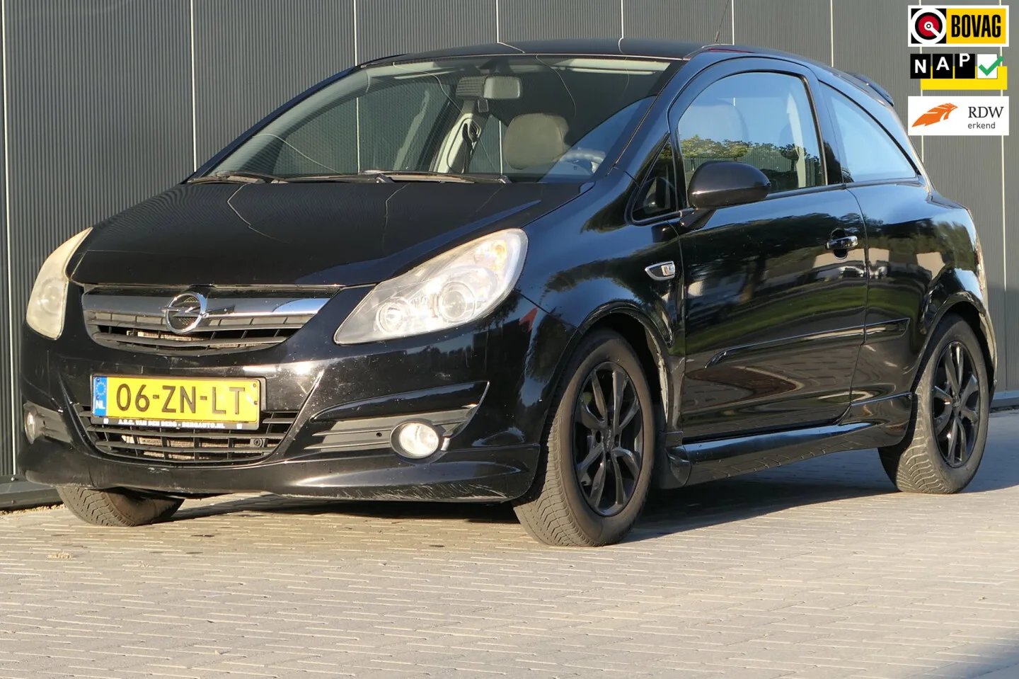 Opel Corsa (2008) — foto 1