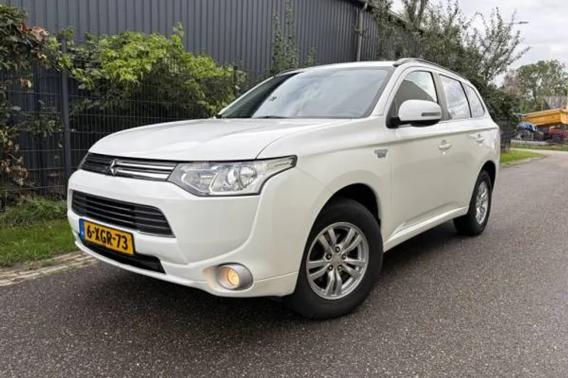Mitsubishi Outlander (2014)