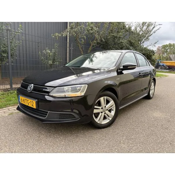 Volkswagen Jetta (2013) — foto 1