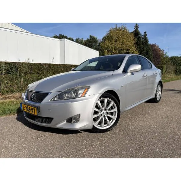 Lexus IS (2006) — foto 1