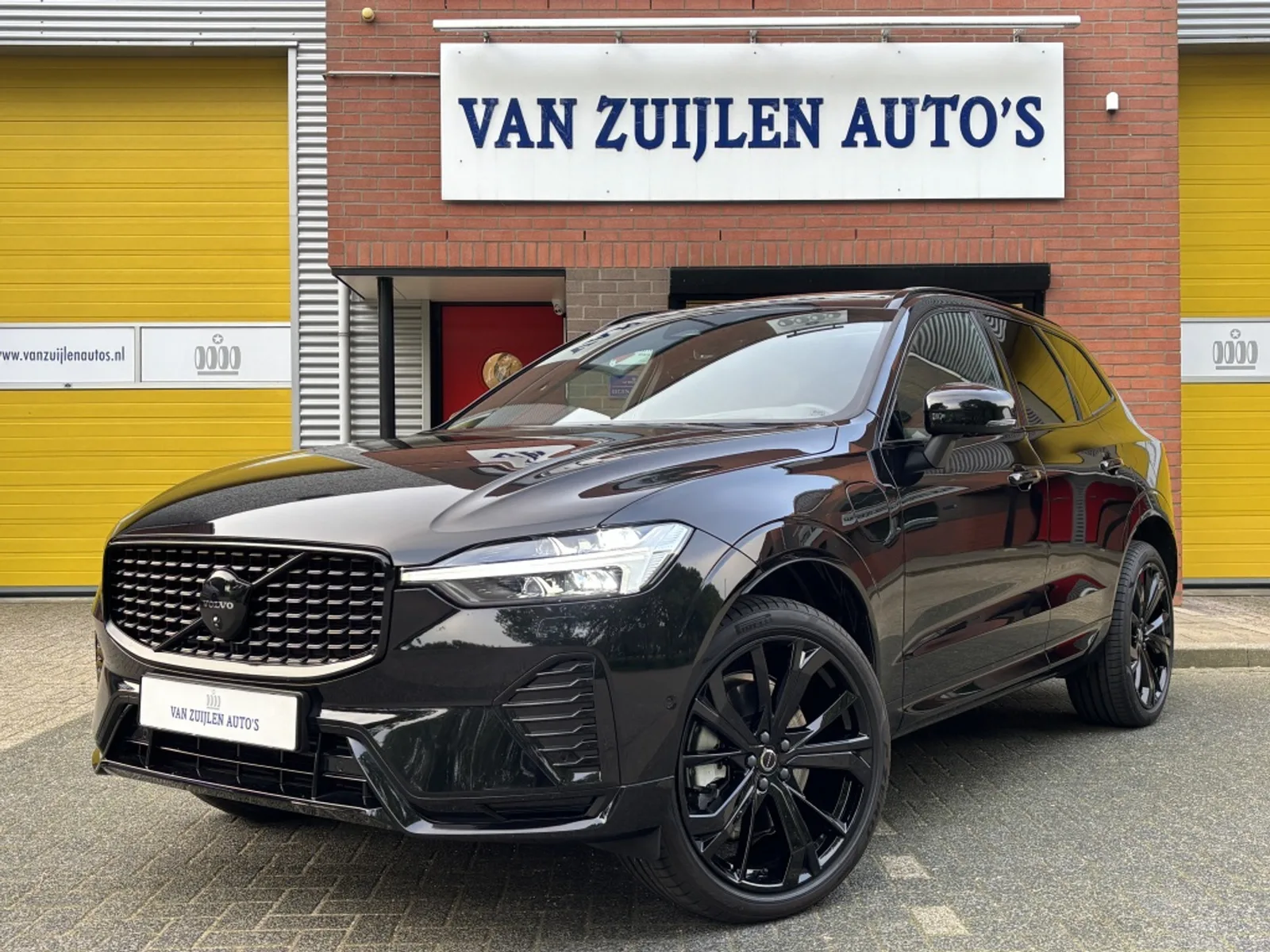Volvo XC60 (2025) — foto 1