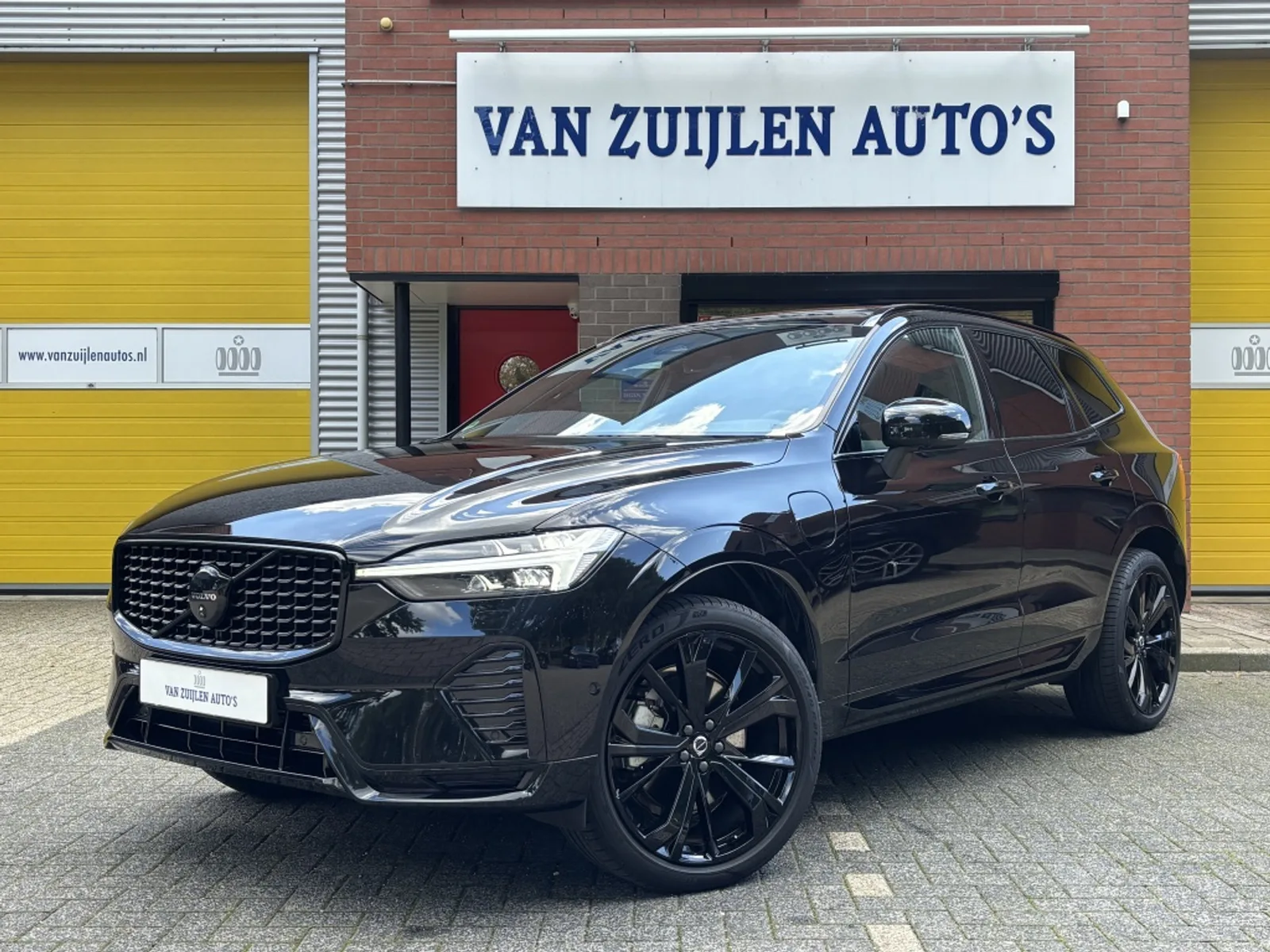 Volvo XC60 (2025) — foto 1