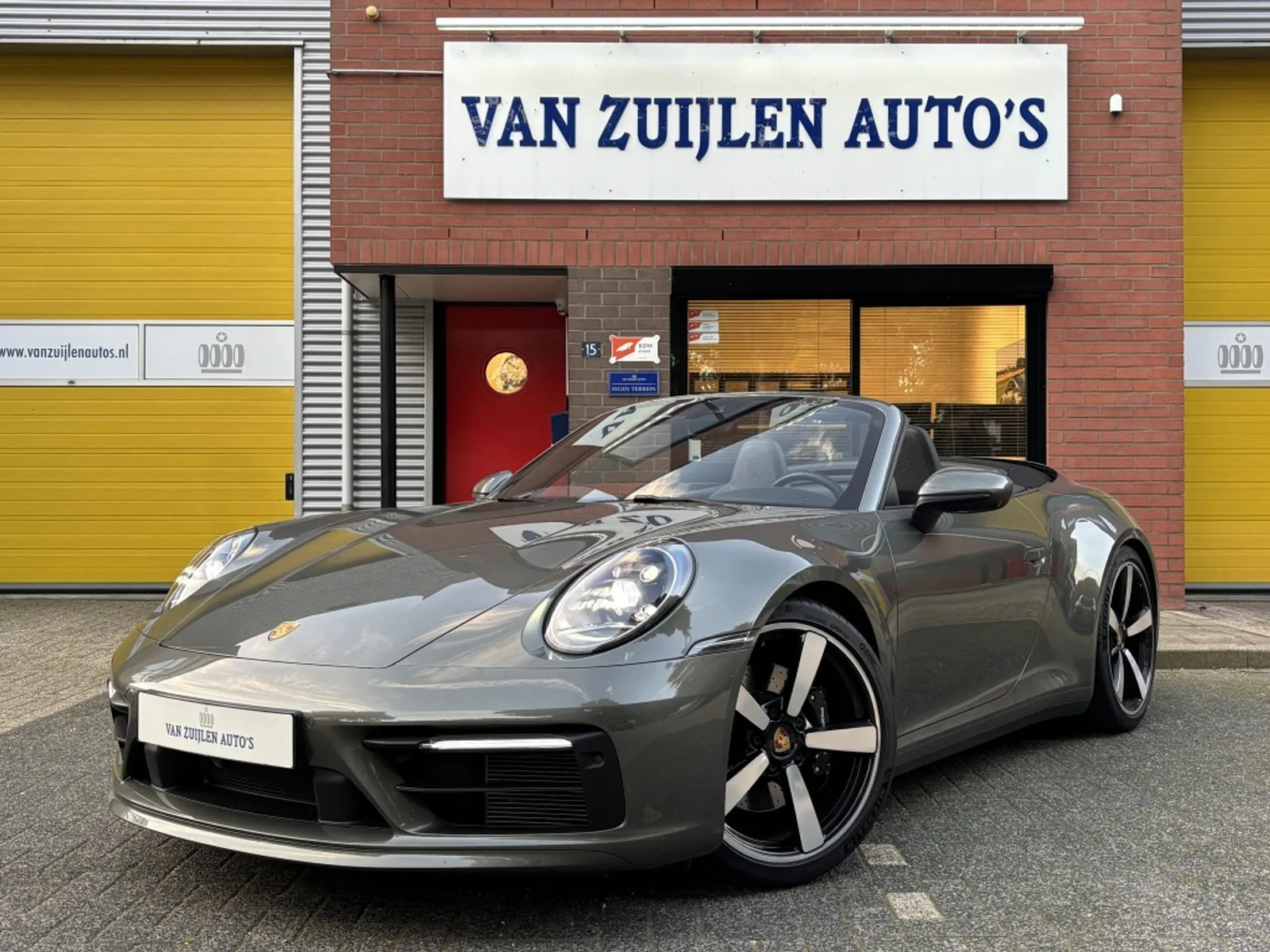 Porsche 911 (2021) — foto 1
