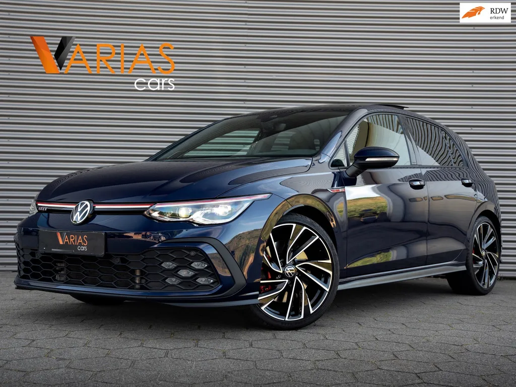 Volkswagen Golf (2022) — foto 1