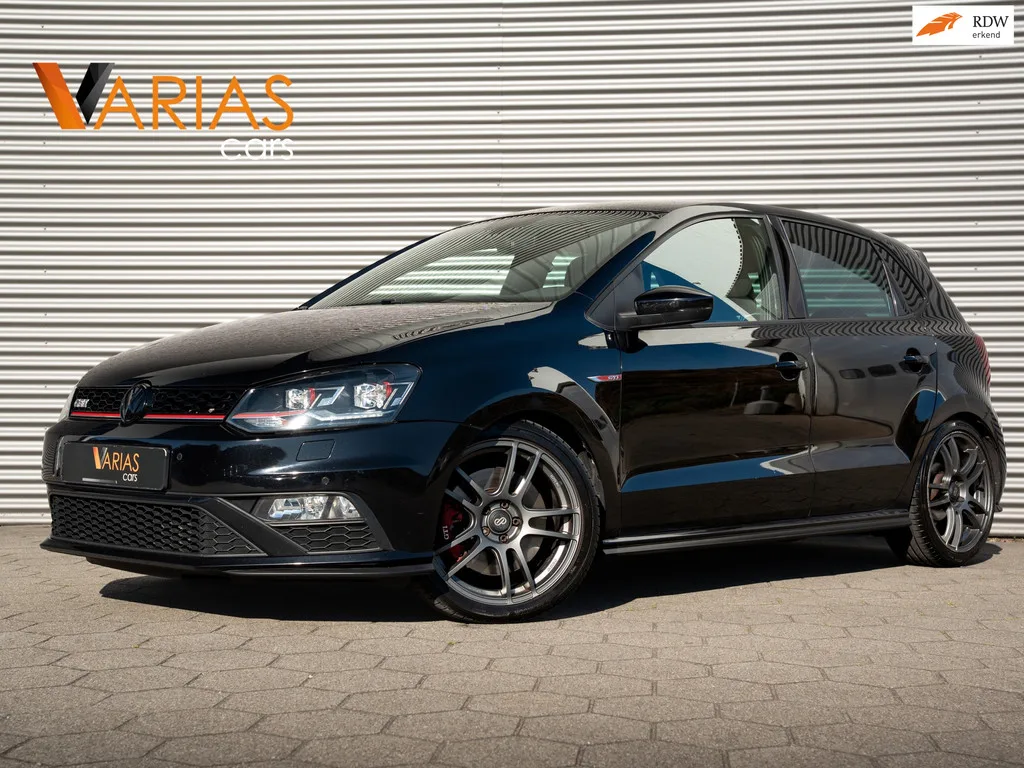 Volkswagen Polo (2015) — foto 1