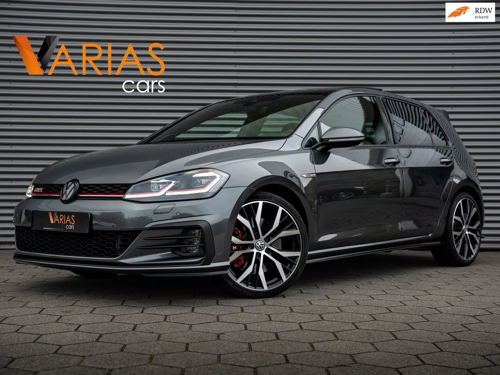 Volkswagen Golf (2018) — foto 1