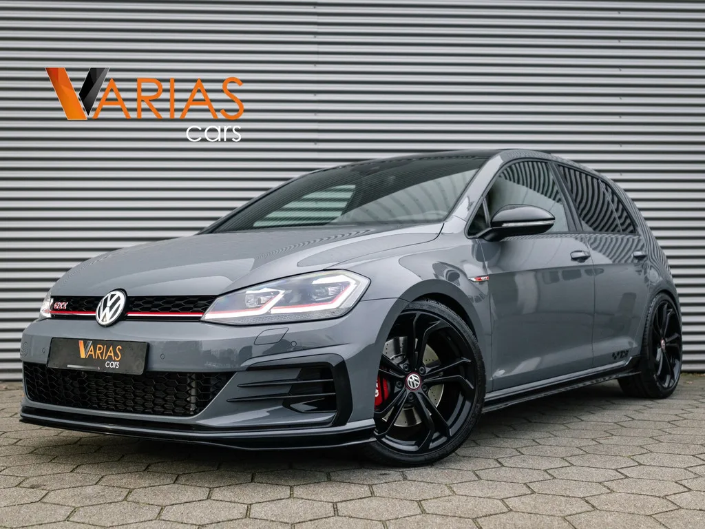 Volkswagen Golf (2019) — foto 1