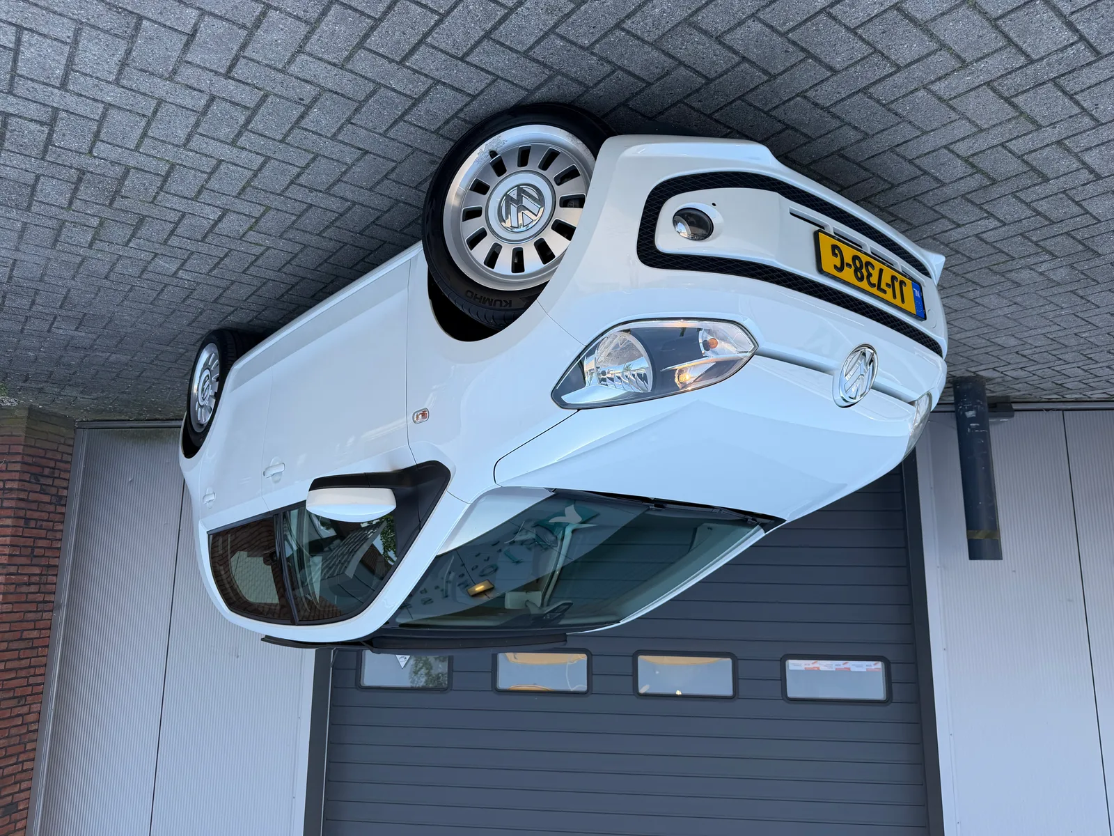 Volkswagen Up! (2016) — foto 1
