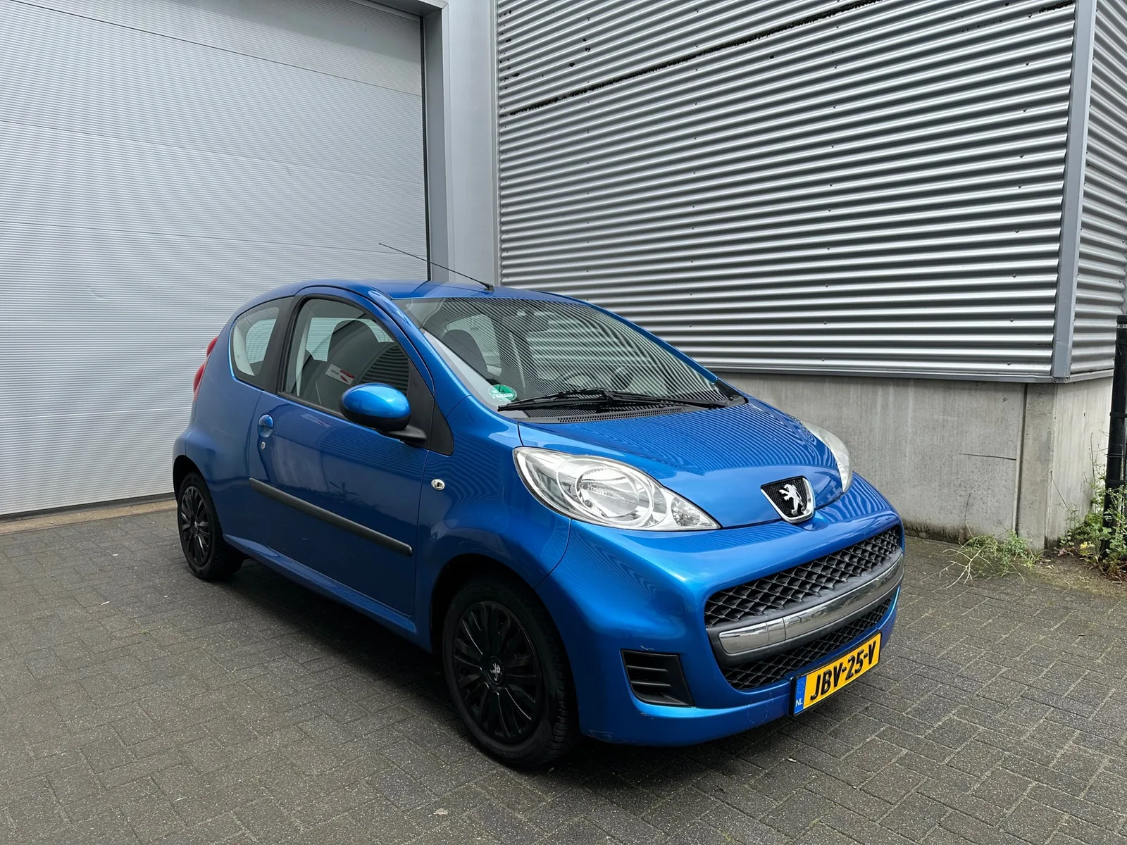 Peugeot 107 (2011) — foto 1