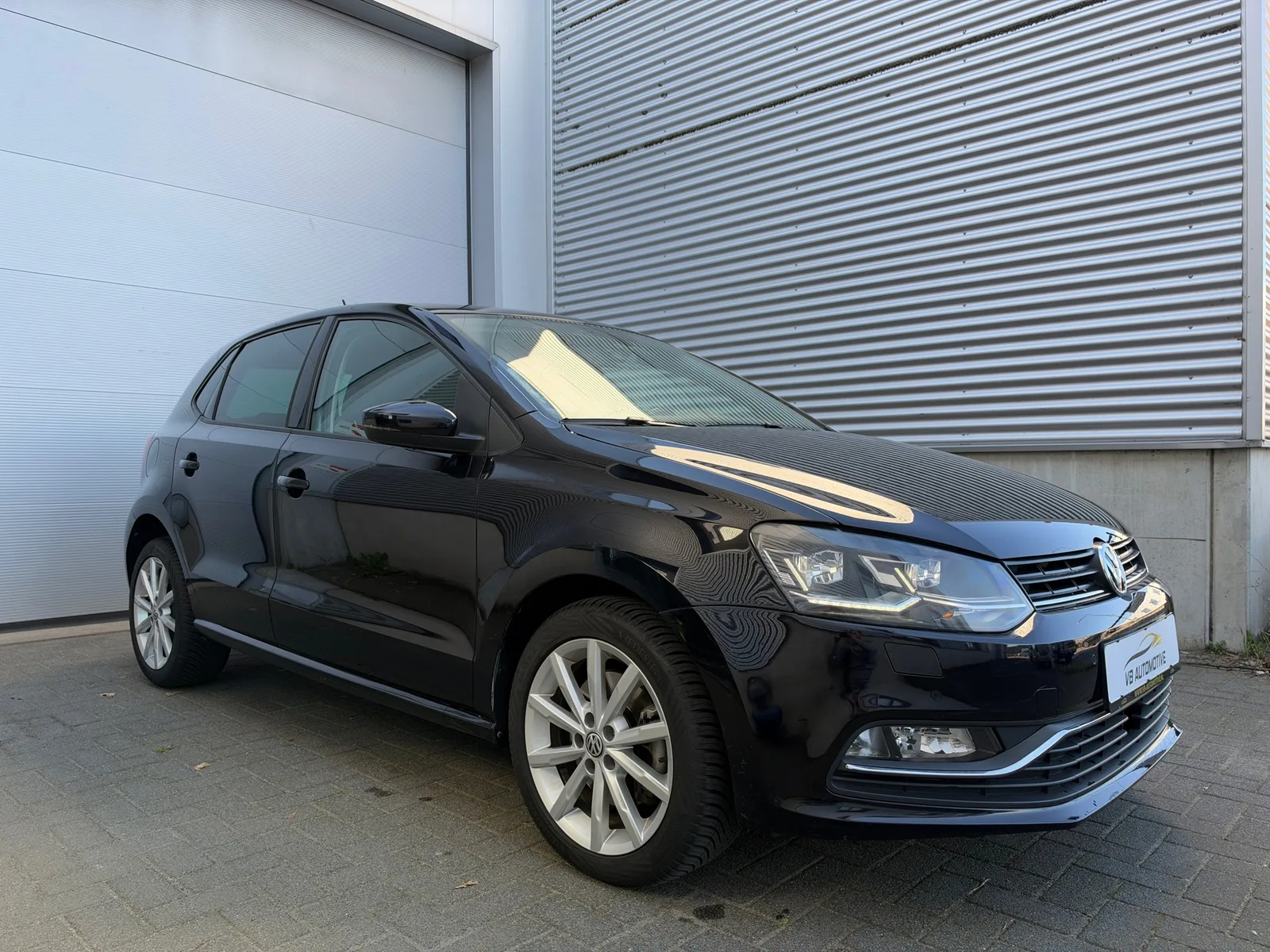 Volkswagen Polo (2015) — foto 1