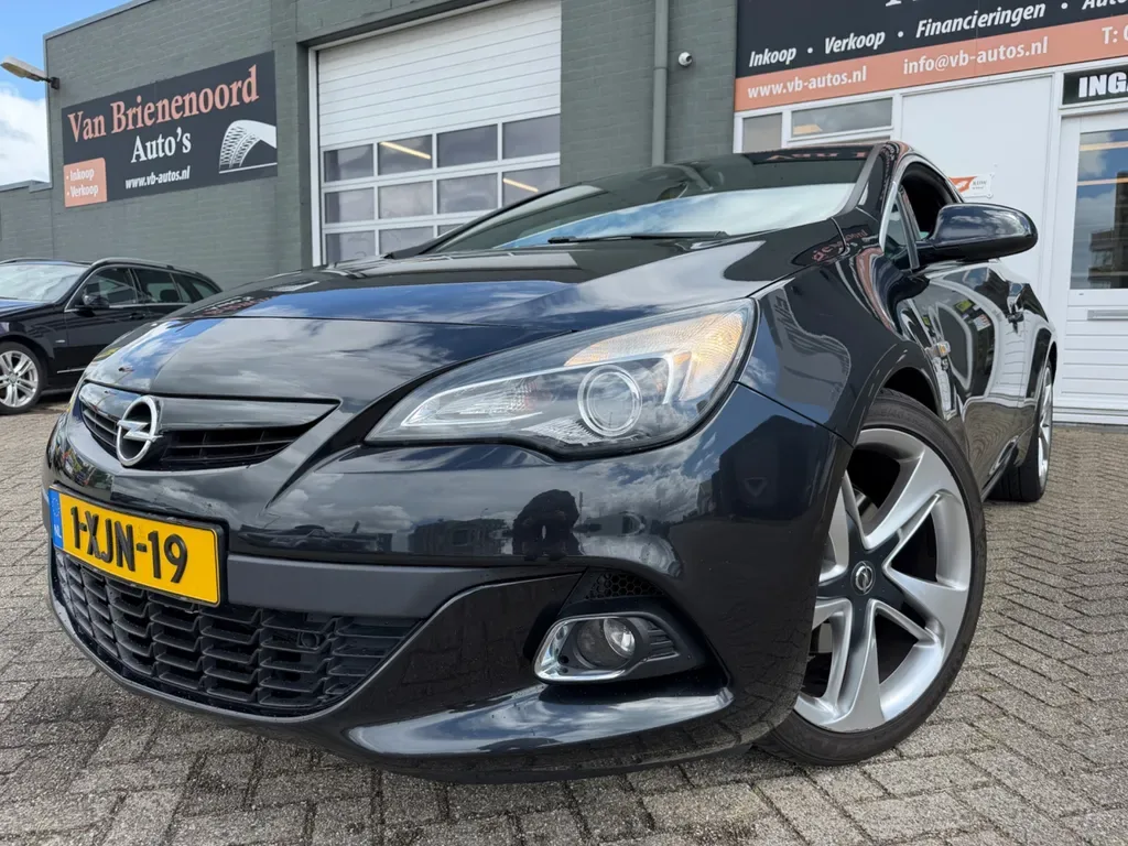 Opel Astra (2014) — foto 1