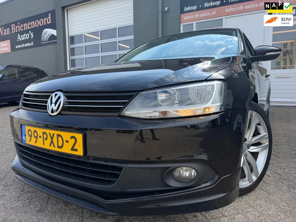 Volkswagen Jetta (2011) — foto 1