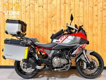 QJ Motor SRT 600 SX Touring (2025) — foto 1
