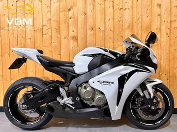 Honda CBR 1000 RR Fireblade (2008) — foto 1