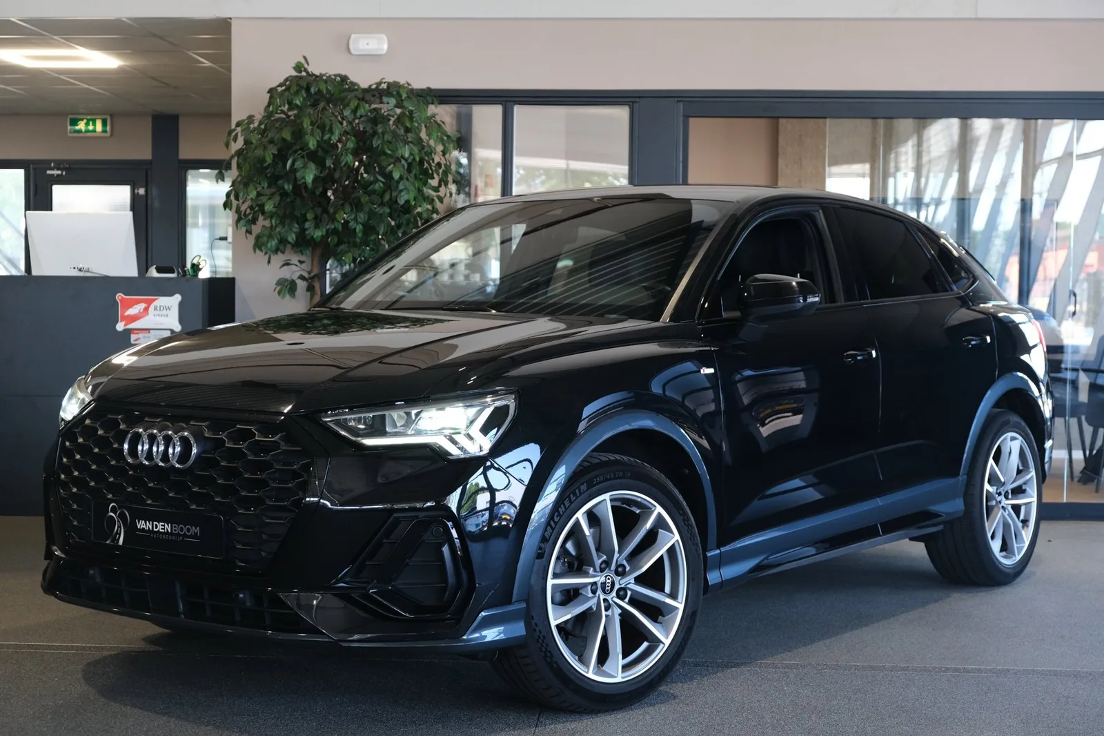 Audi Q3 (2022) — foto 1