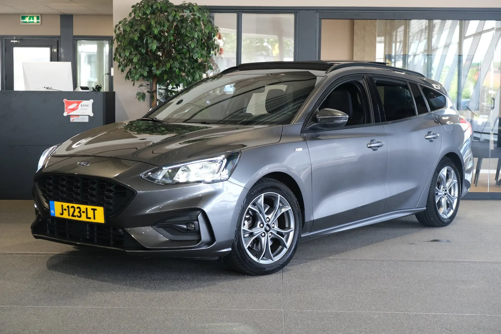 Ford Focus (2020) — foto 1