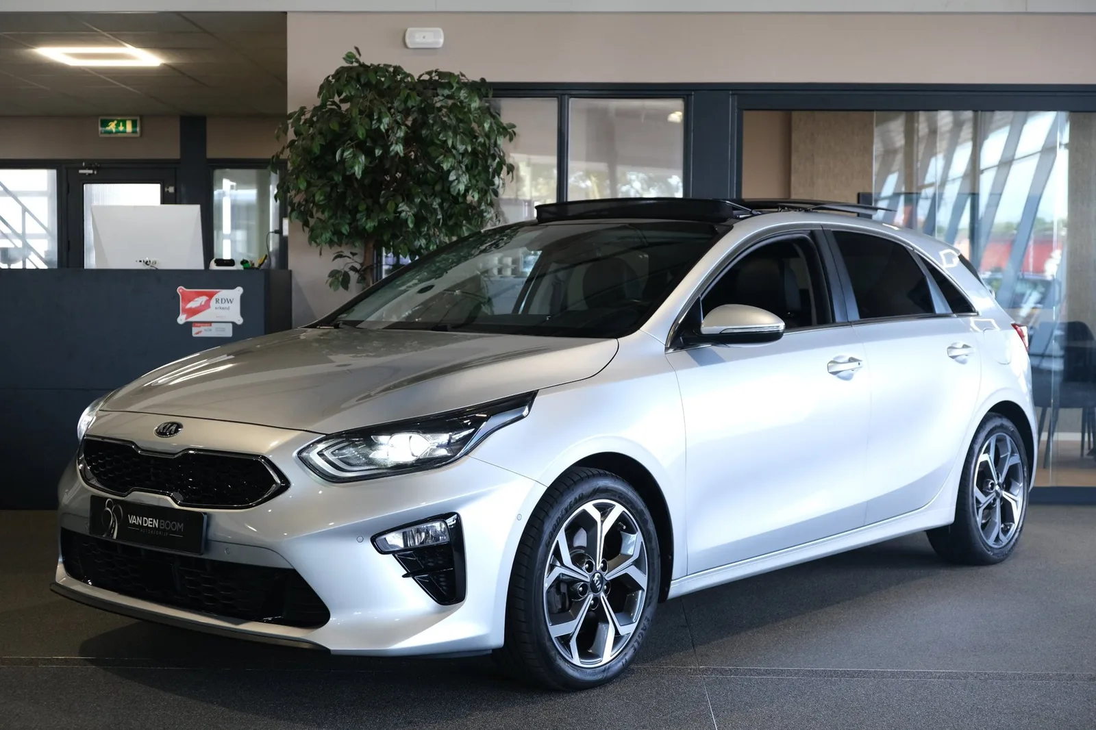 Kia Ceed (2019) — foto 1