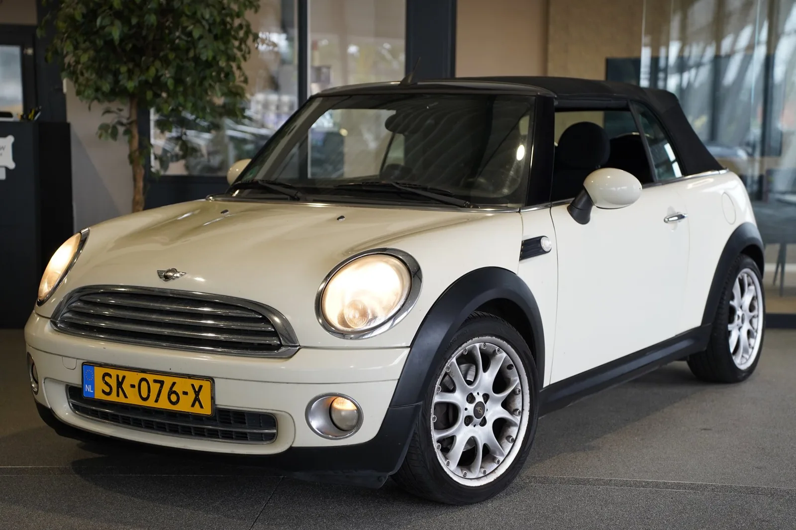 MINI Cabrio (2009) — foto 1