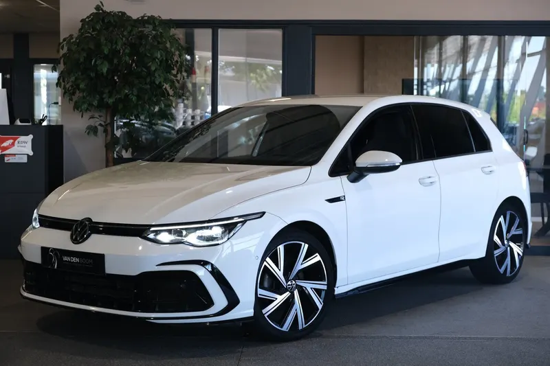 Volkswagen Golf (2023)