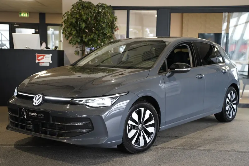 Volkswagen Golf (2025)