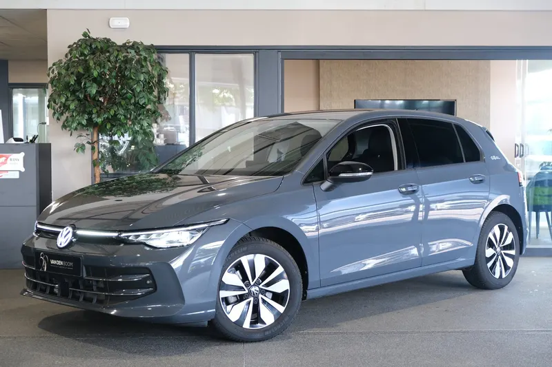Volkswagen Golf (2025)