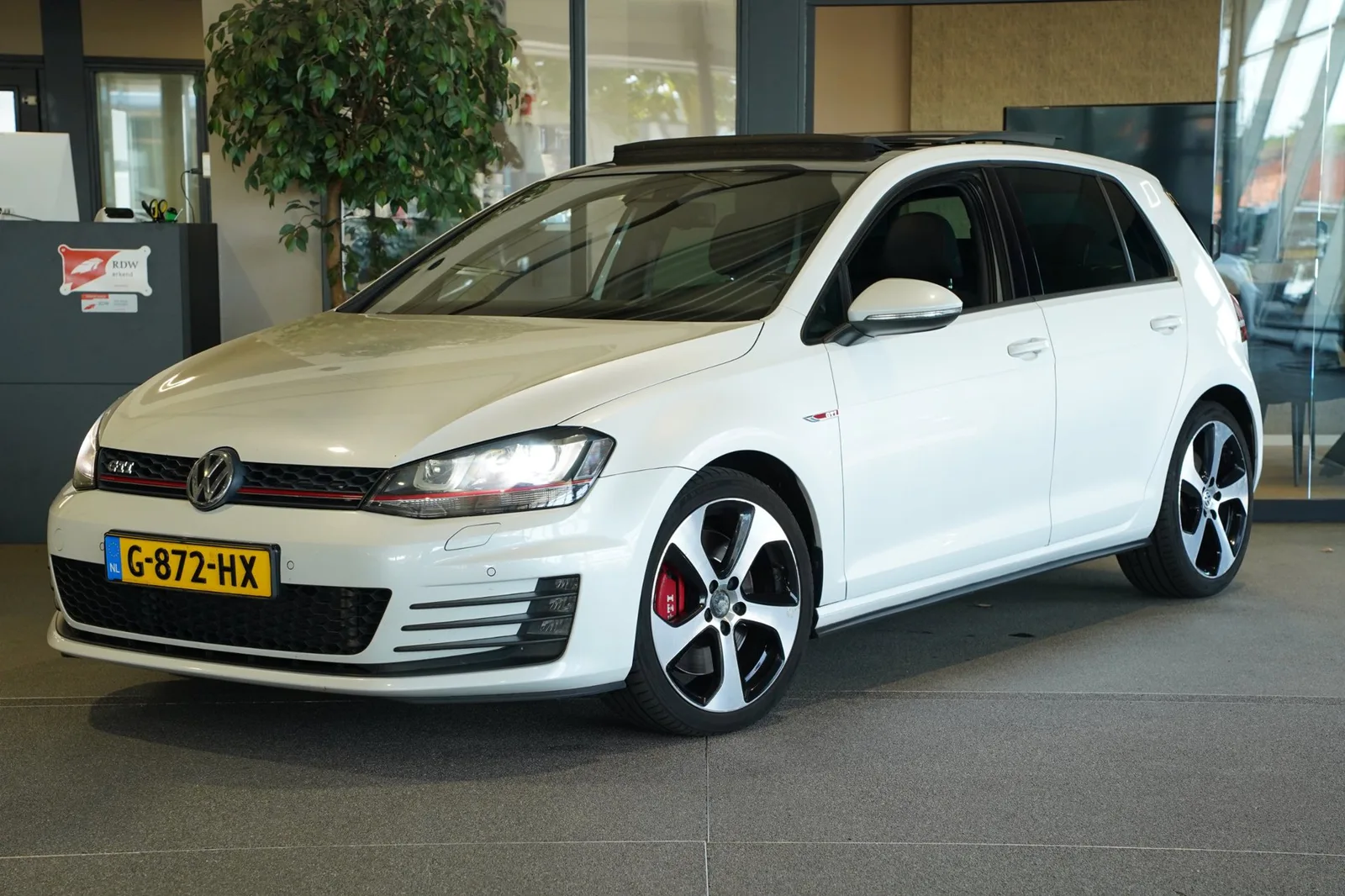 Volkswagen Golf (2013) — foto 1
