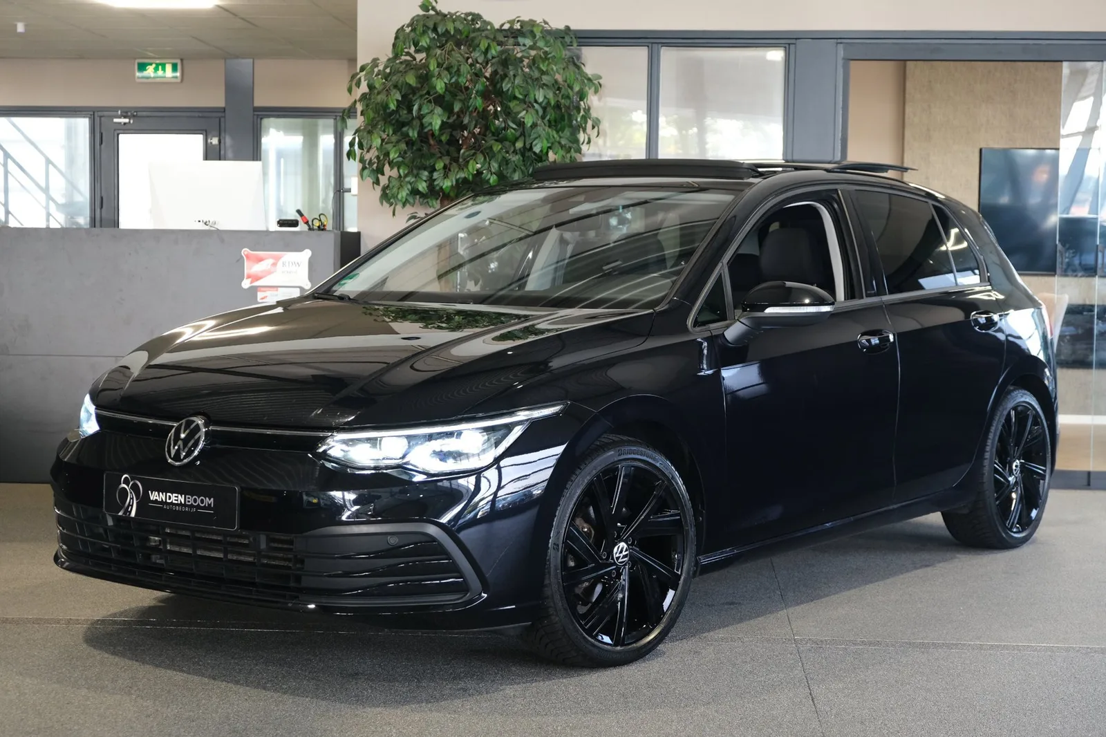 Volkswagen Golf (2020) — foto 1