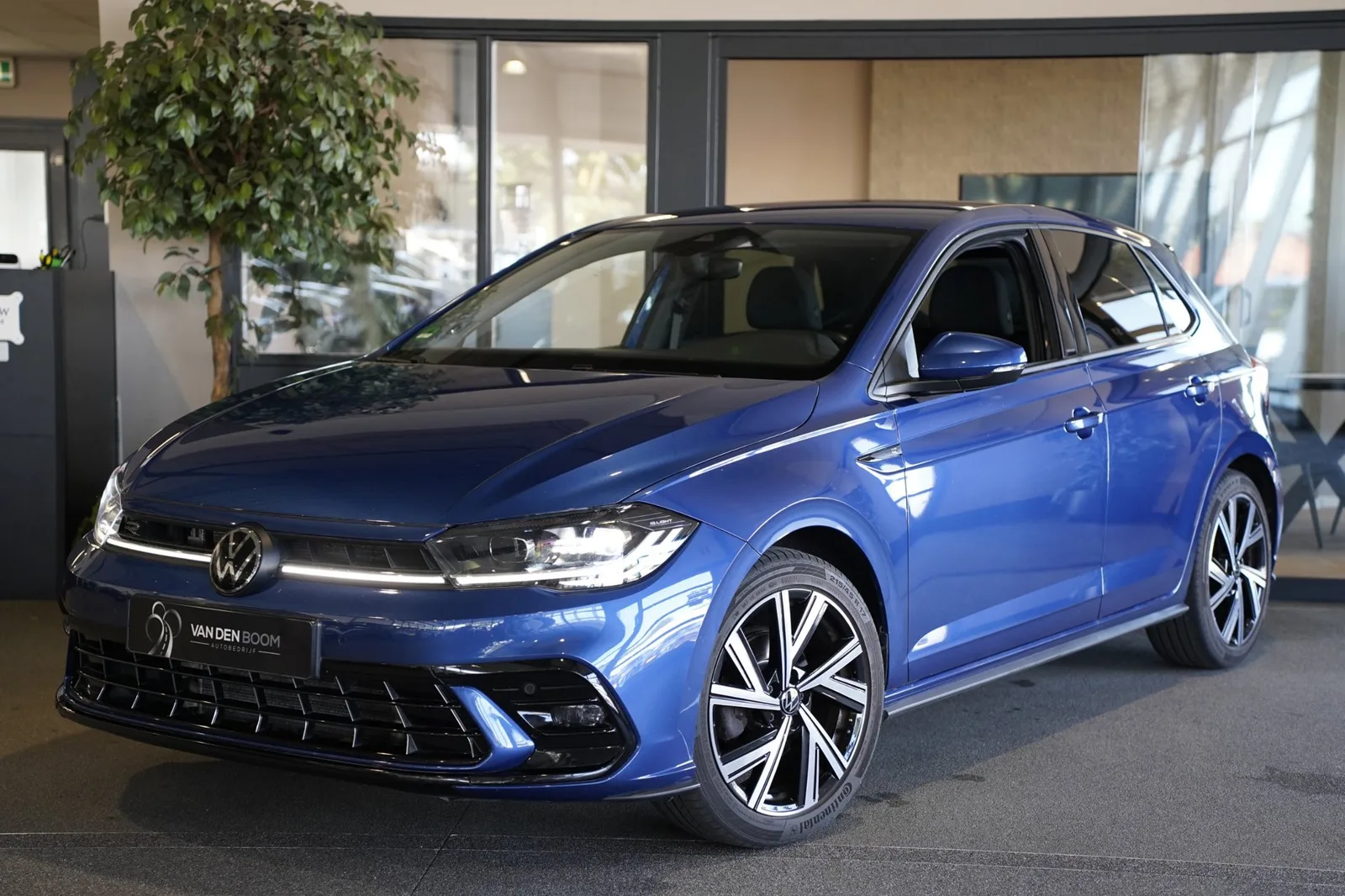 Volkswagen Polo (2023) — foto 1