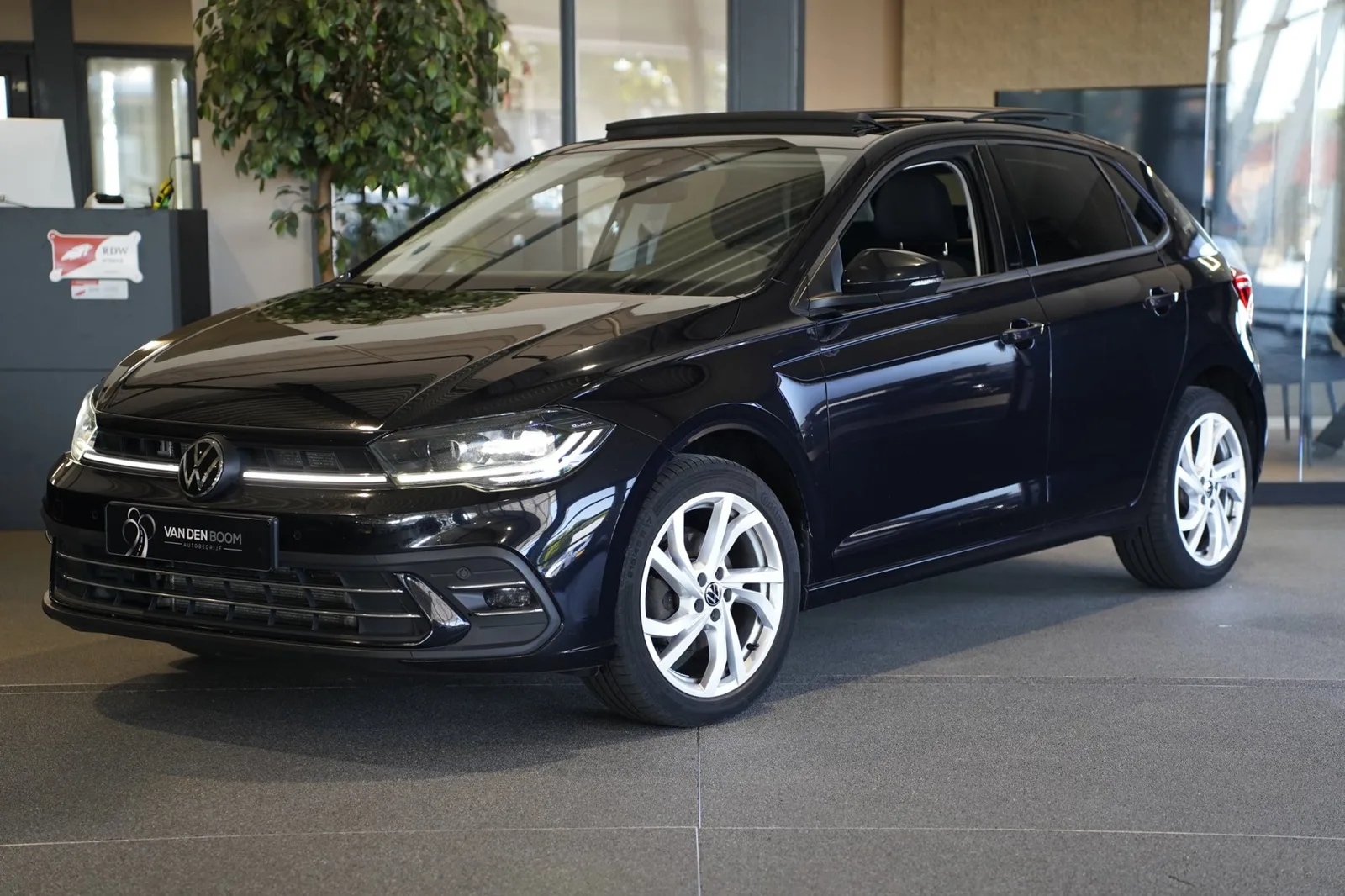 Volkswagen Polo (2023) — foto 1