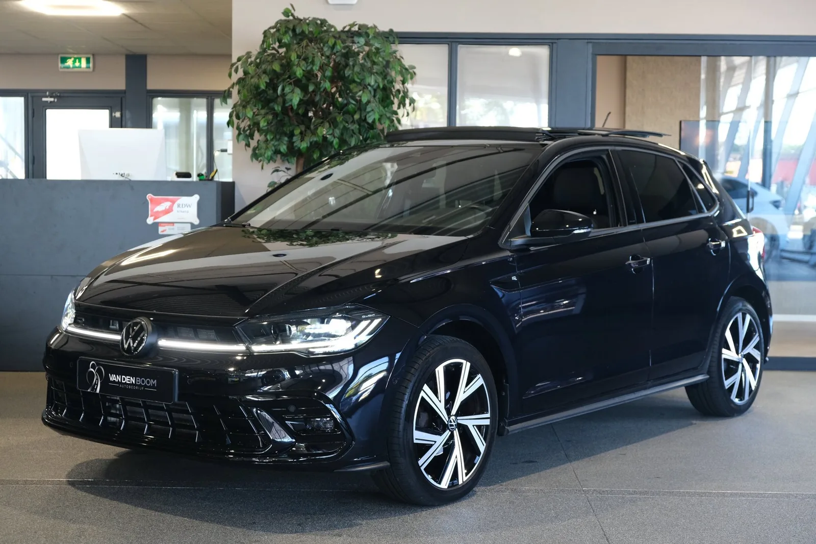 Volkswagen Polo (2023) — foto 1