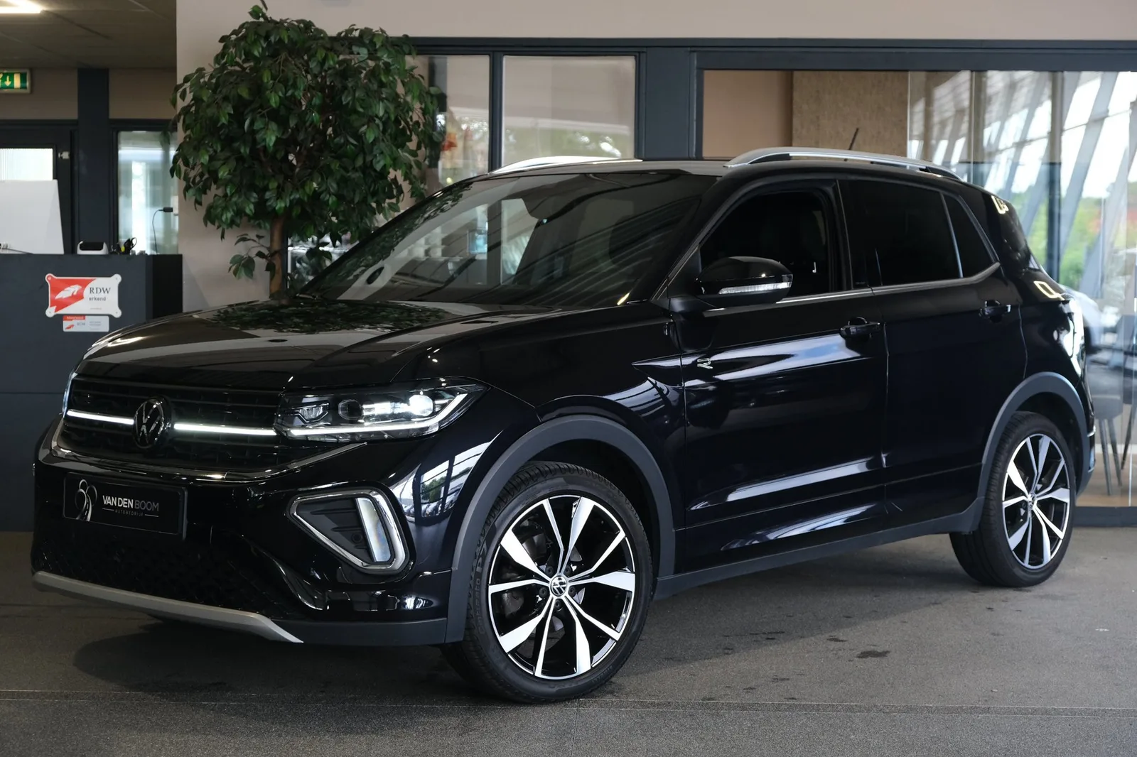 Volkswagen T-Cross (2024) — foto 1