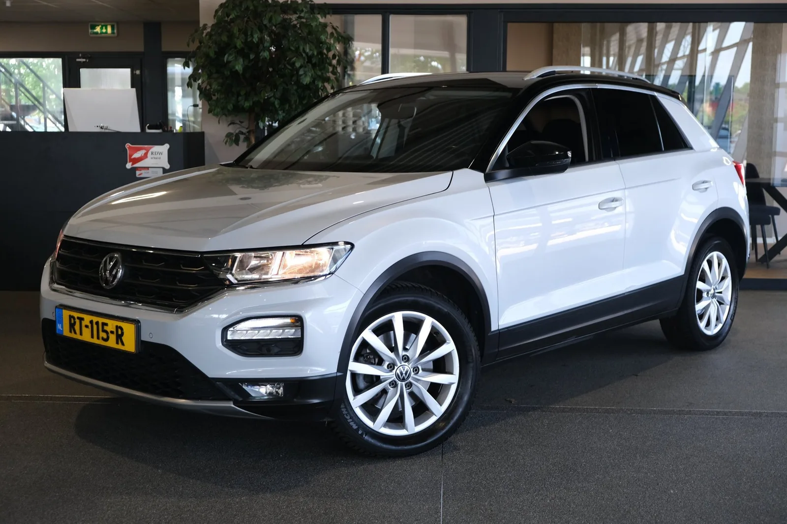 Volkswagen T-Roc (2018) — foto 1