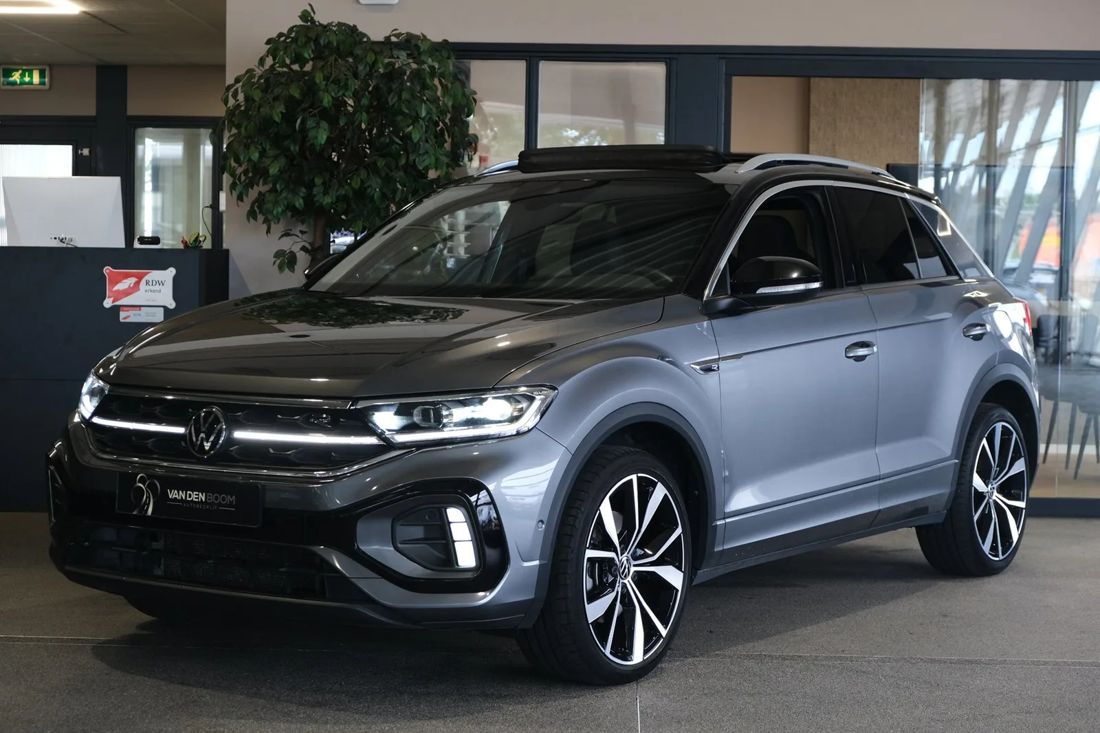 Volkswagen T-Roc (2022) — foto 1