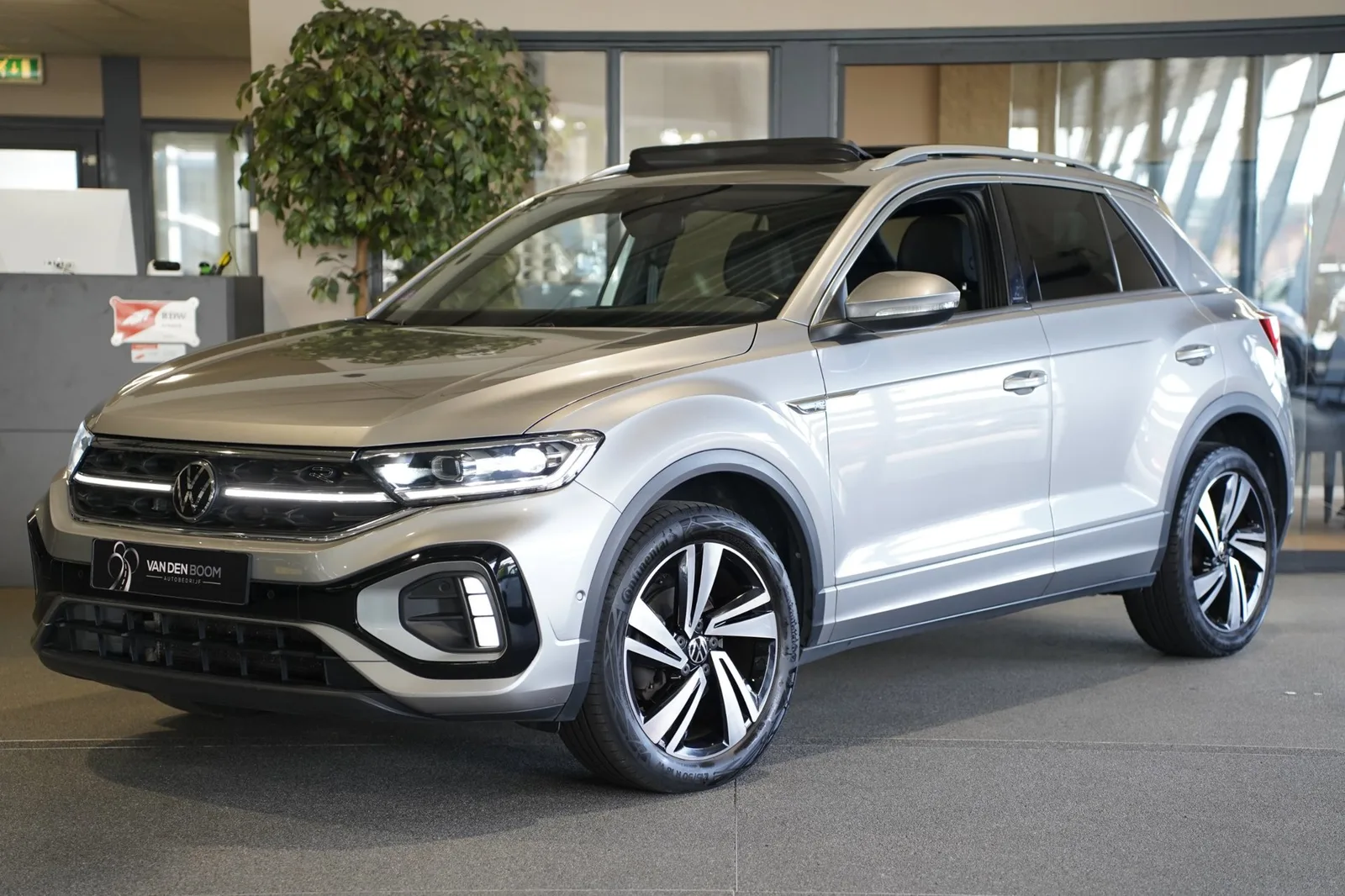 Volkswagen T-Roc (2022) — foto 1