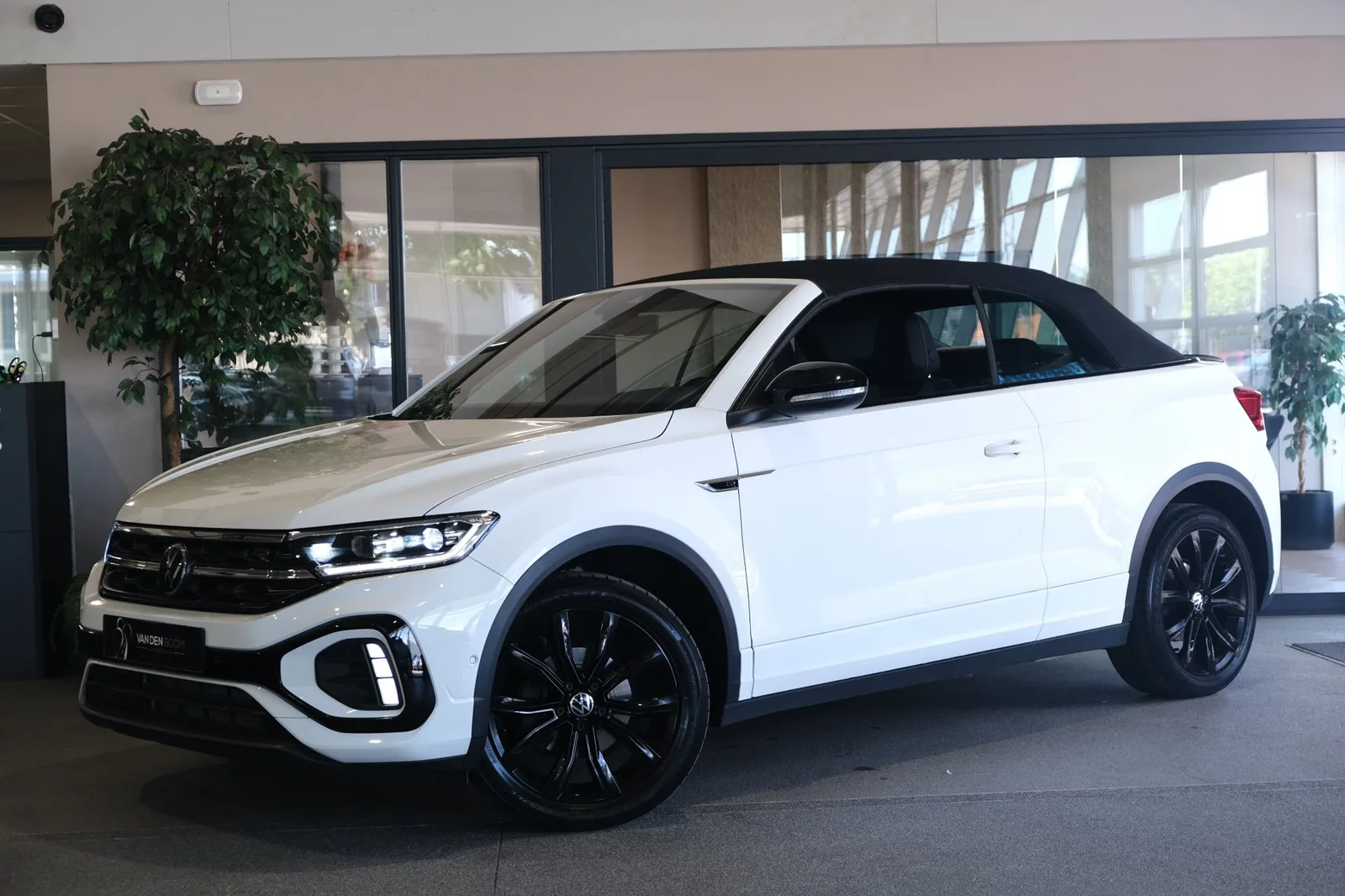 Volkswagen T-Roc (2022) — foto 1