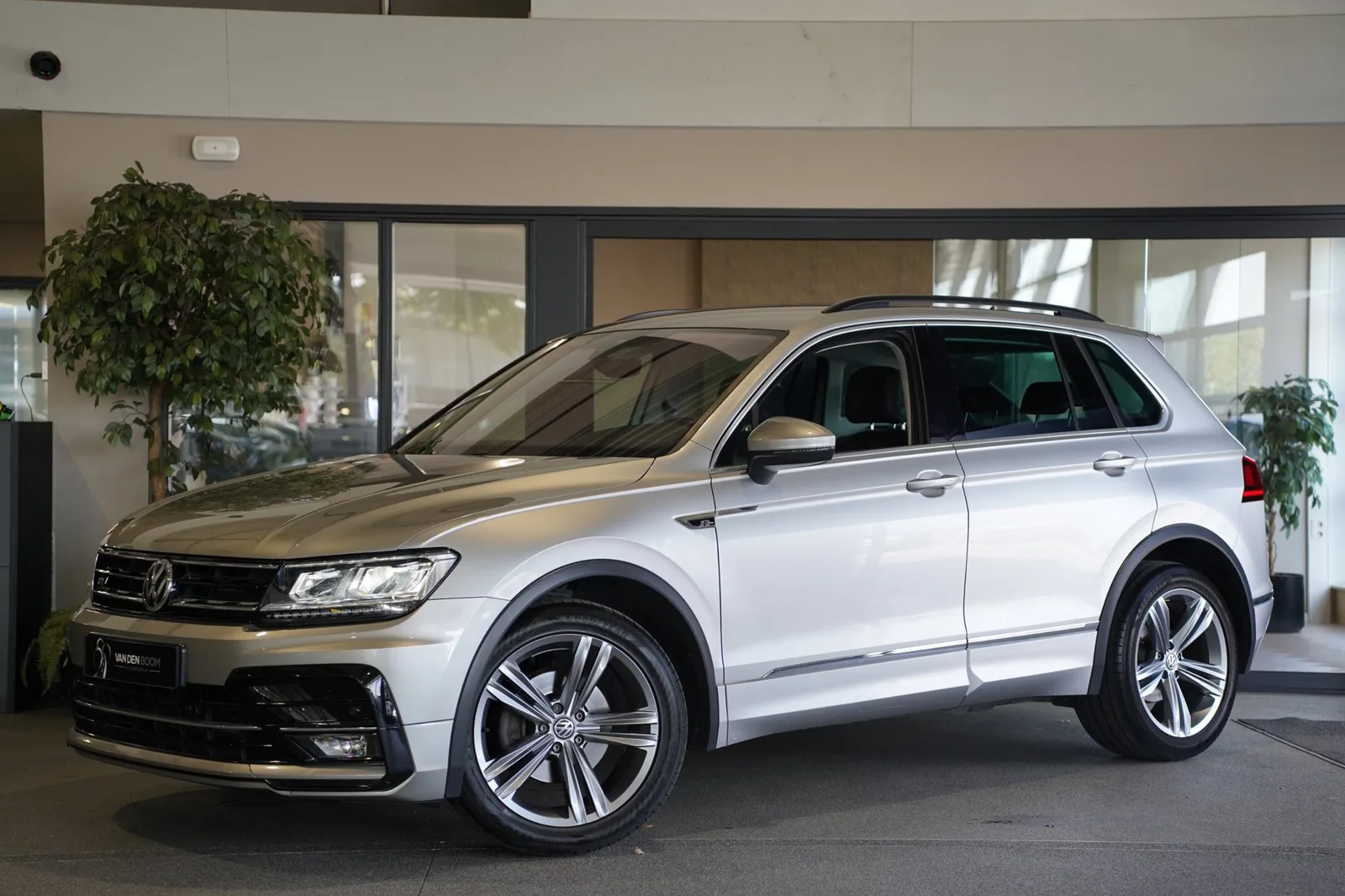 Volkswagen Tiguan (2019) — foto 1