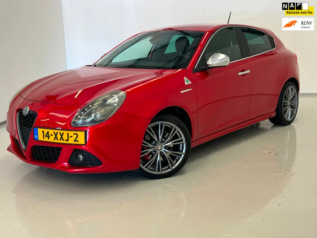 Alfa Romeo Giulietta (2012) — foto 1