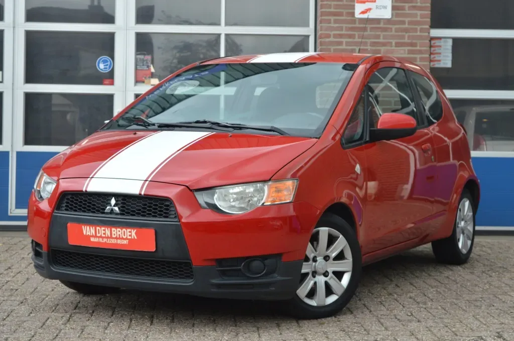 Mitsubishi Colt (2009) — foto 1