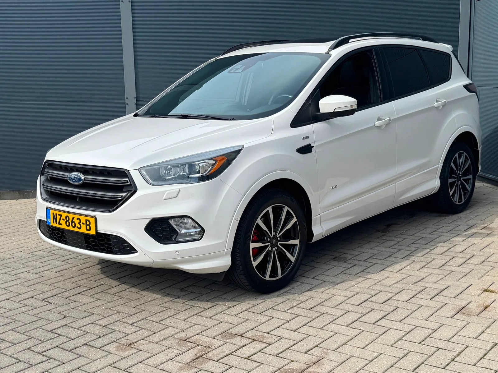 Ford Kuga (2017) — foto 1