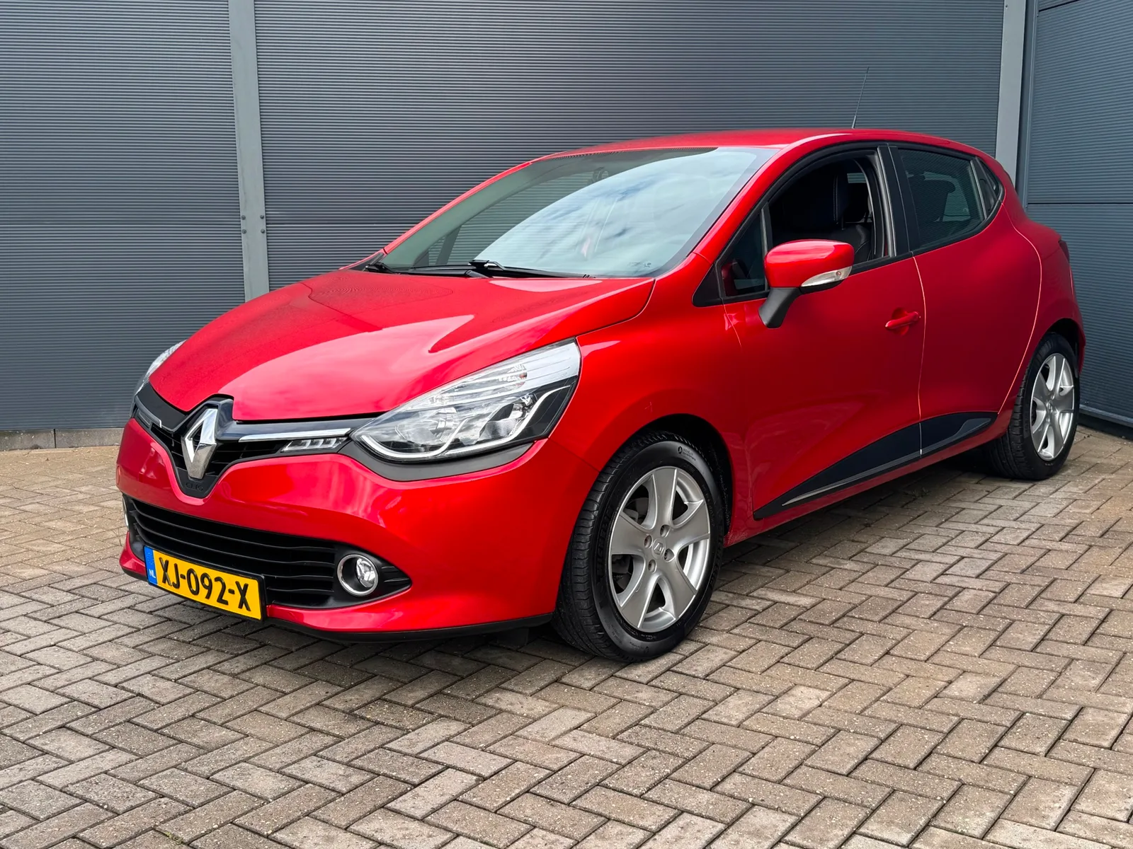 Renault Clio (2015) — foto 1
