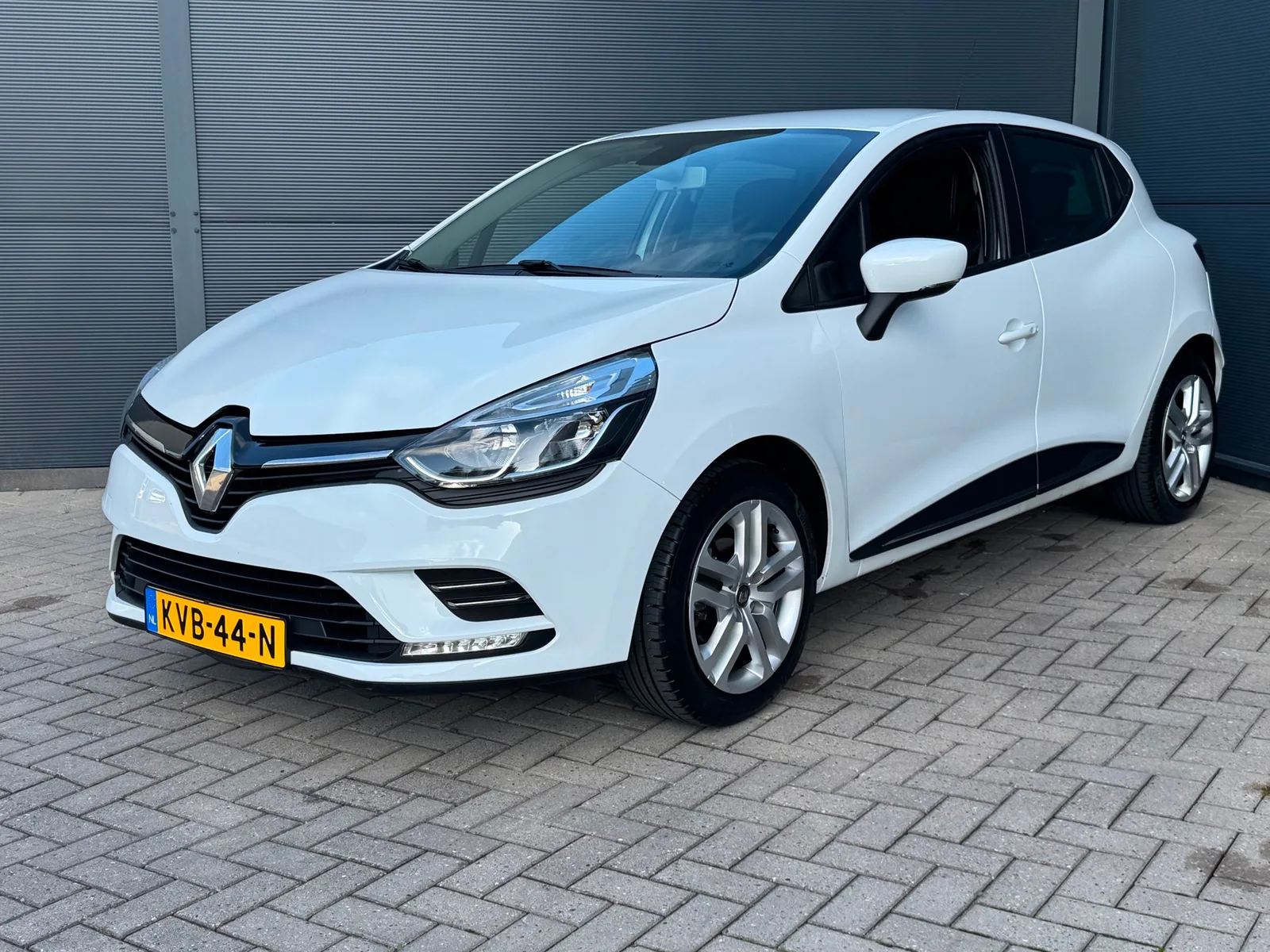 Renault Clio (2020) — foto 1