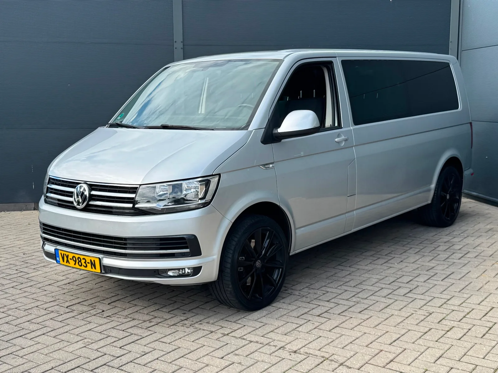 Volkswagen Transporter (2016) — foto 1