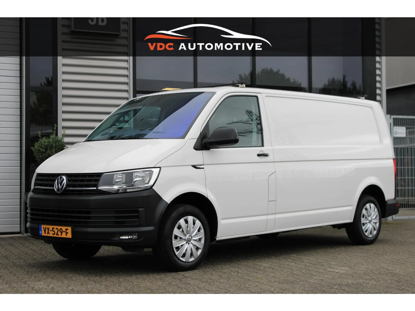 Volkswagen Transporter (2016) — foto 1