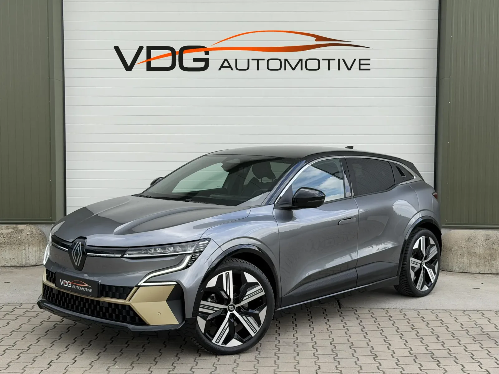 Renault Mégane E-Tech (2023) — foto 1